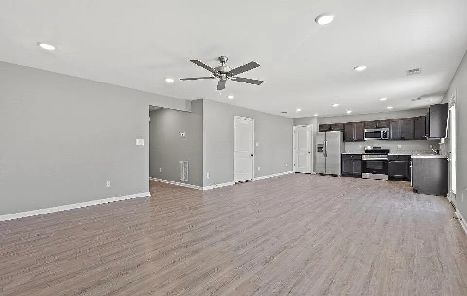 Building Photo - 305 Krauss Dr