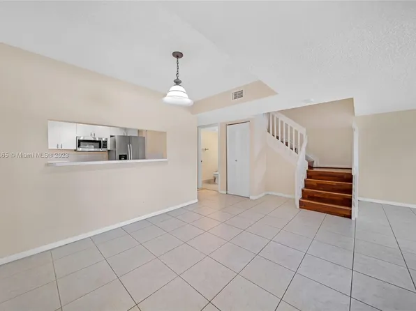 3267 NW 44th St APT 5, Oakland Park, FL 33309