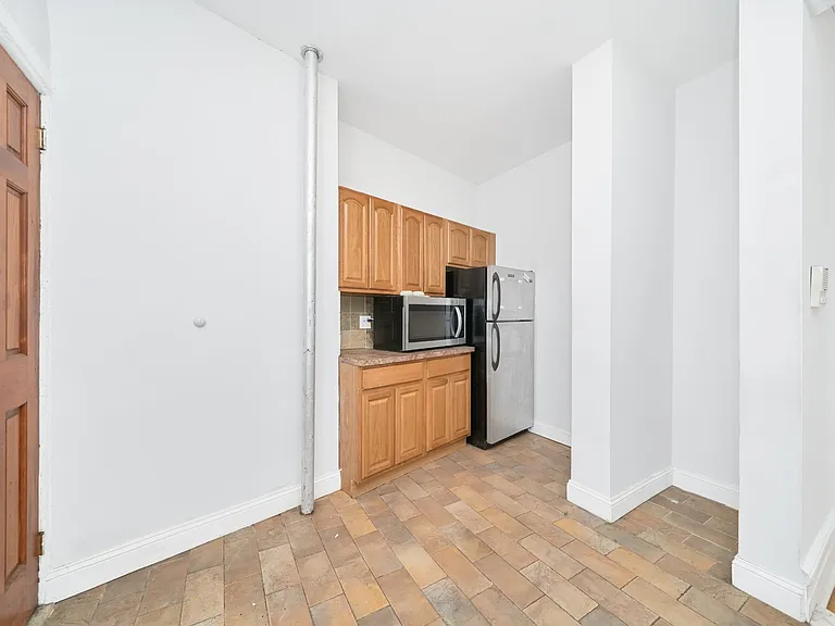 587 Riverside Dr #3B — Photo 9
