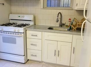 20-52 35th St #1F, Astoria, NY 11105