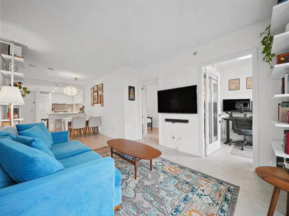 1133 Homer St #512, Vancouver, BC V6B 0B1