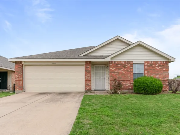 1300 Castle Ridge Rd, Fort Worth, TX 76140