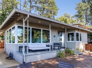 2300 Thackeray Dr, Oakland, CA