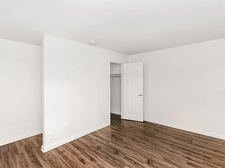 Crystal Pointe — Photo 12