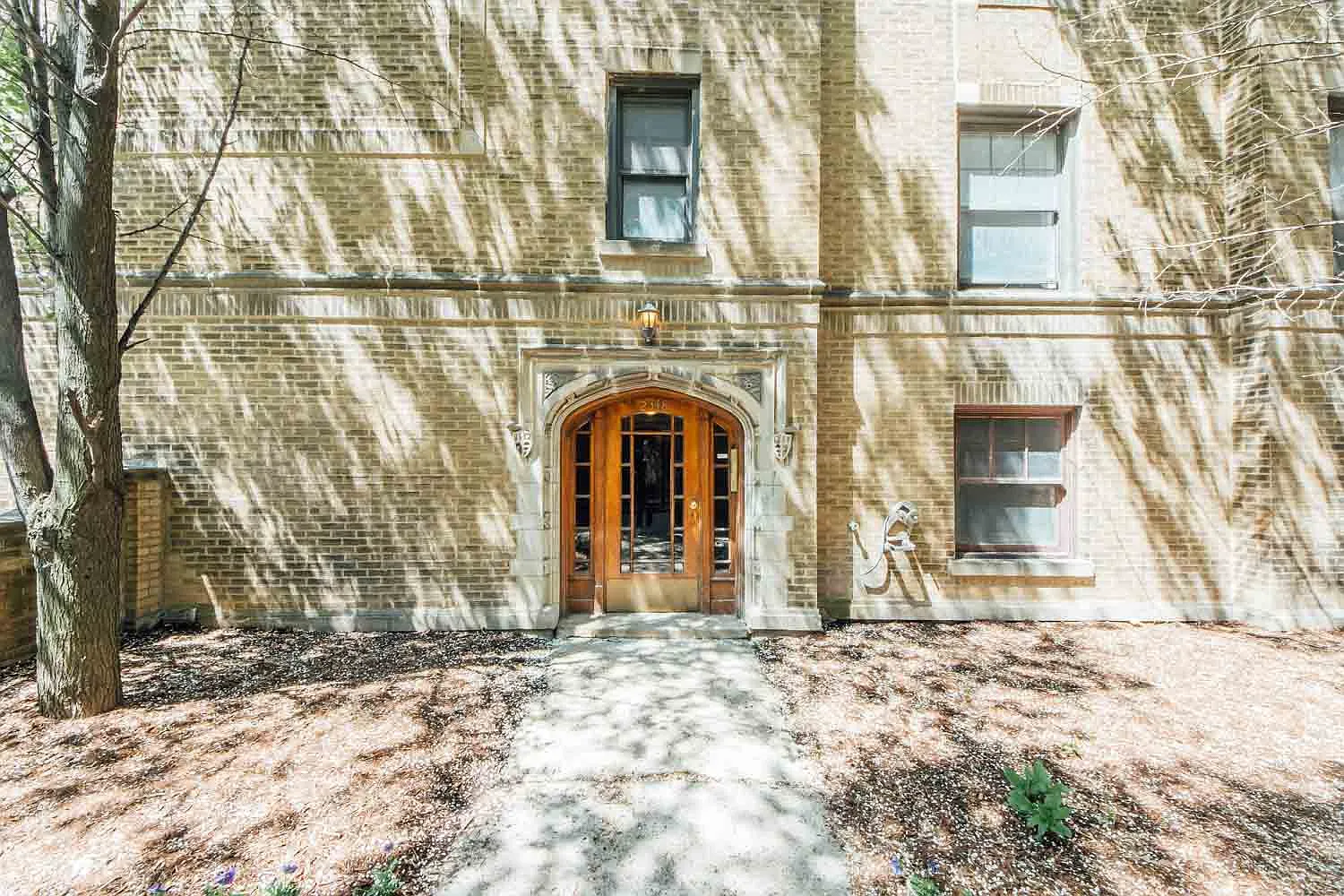 2332-48 W Addison/3600 N. Claremont — Photo 4