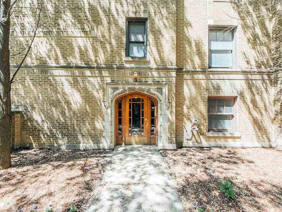 2348 W. Addison - Exterior
