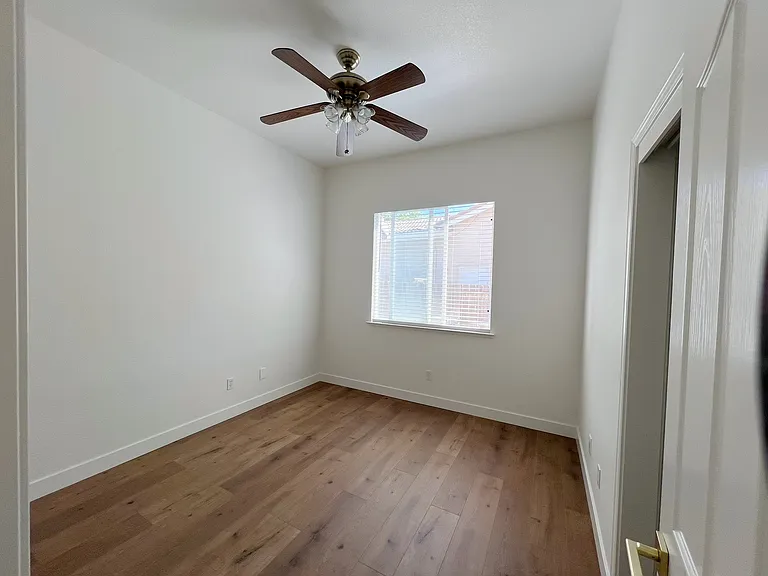 10233 Stathos Dr — Photo 19
