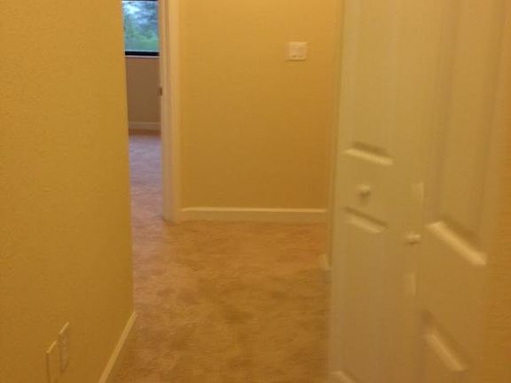 4th image of 350 NE 37th Ave