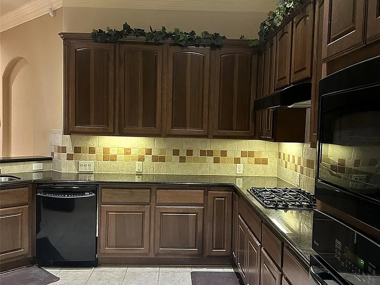 2910 Royal Oaks Grv — Photo 14