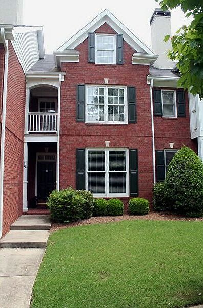 1180 Brookhaven Glen