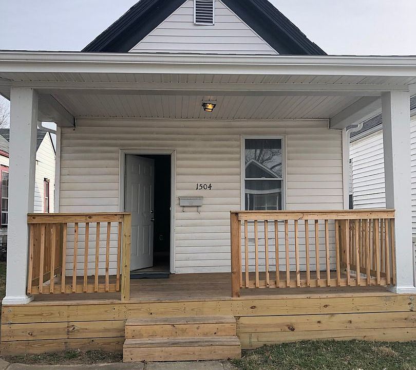 2nd image of 1504 E Oak St