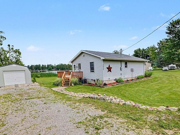 4th image of 3452 W Lake Dr