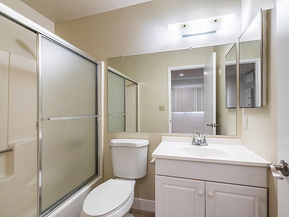 5th image of 1142 Stanley Ave APT 18
