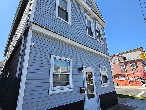Front of the house. Private 1bdrm entrance.