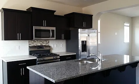 3Bed + Flex Space on Main Bethany Home, Corner Lot Available Mid November Quick Access to PCC, Ni... — Photo 3