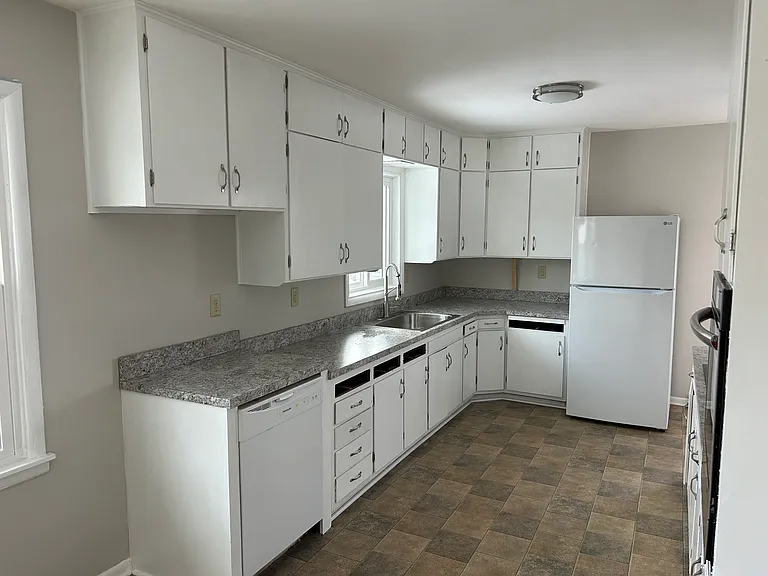 6615 N Holly St — Photo 5