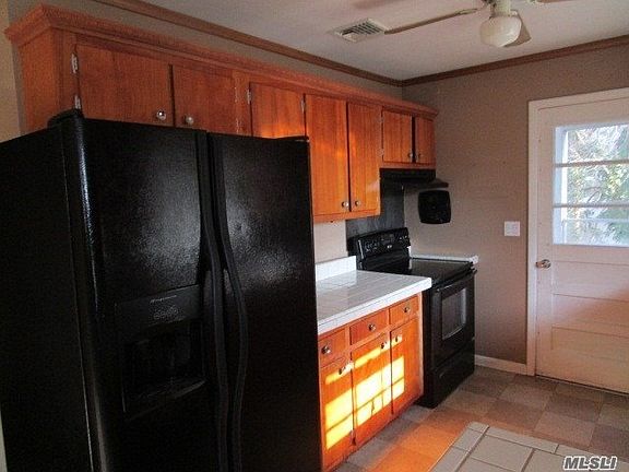 5th image of 61 Olympic Ave
