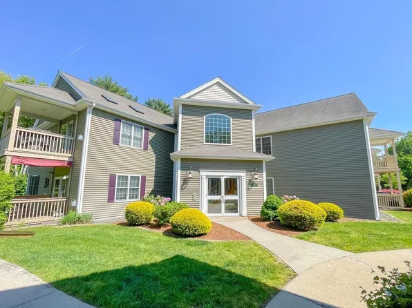 215 Longmeadow Rd Unit 506, Taunton, MA 02780