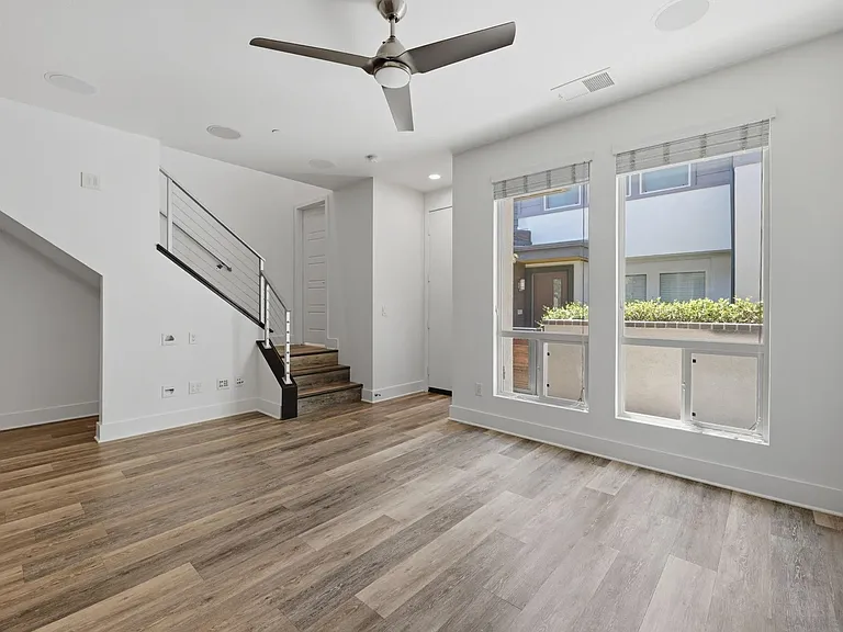 2440 Aperture Cir — Photo 4