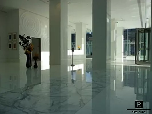 Rented by R New York | media 7