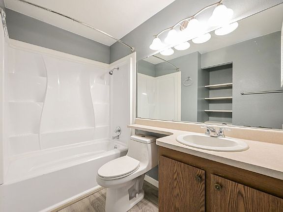4th image of 940 S Walden Way Unit 202