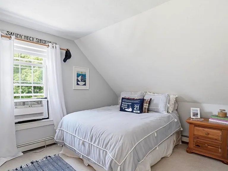 25 Linwood St #A — Photo 8