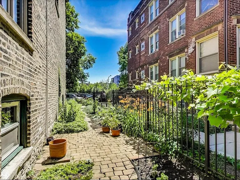 940 W Cuyler Ave #G — Photo 18