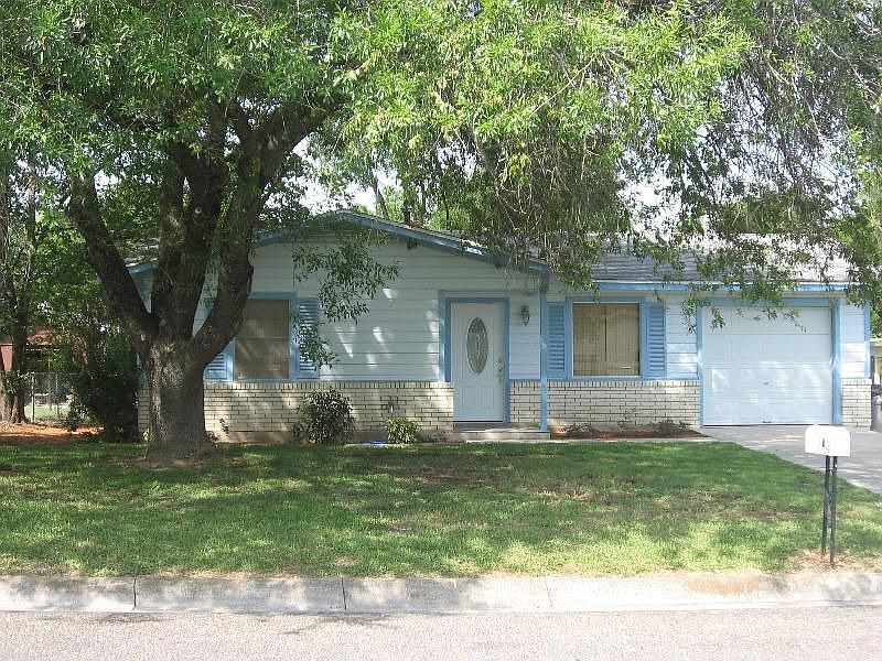 4 Hollywood Dr, Lampasas, TX 76550 Zillow