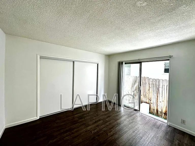 828 4th St #104 — Photo 8