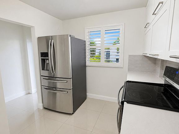 5th image of 117 ROYAL PARK Drive #1H