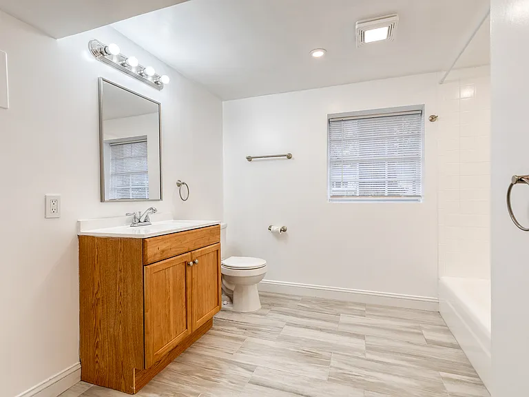 617 Oak Ln — Photo 22