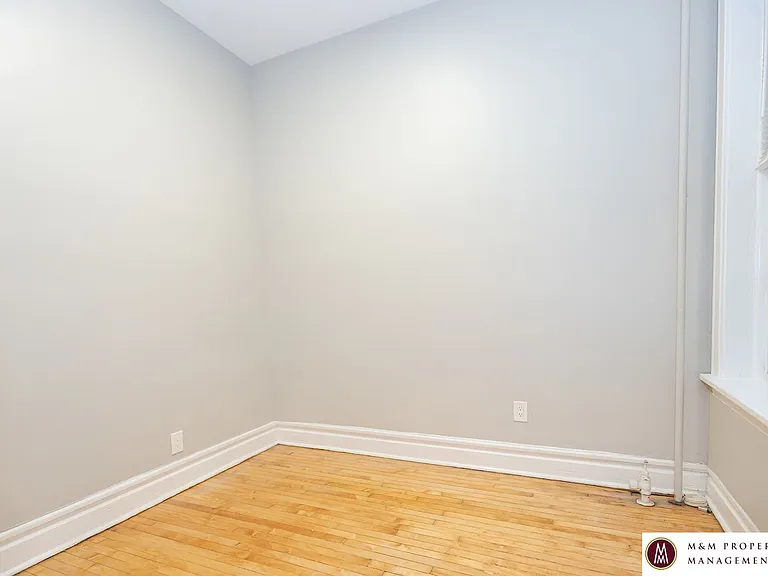 1204 Lexington — Photo 16
