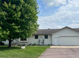 901 W 1st Ave, Flandreau, SD 57028