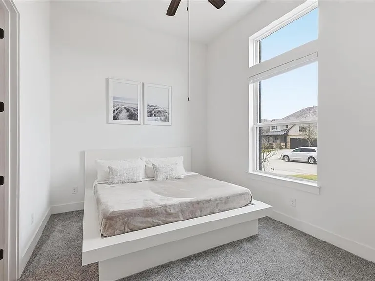 2020 Grey Bark St — Photo 5