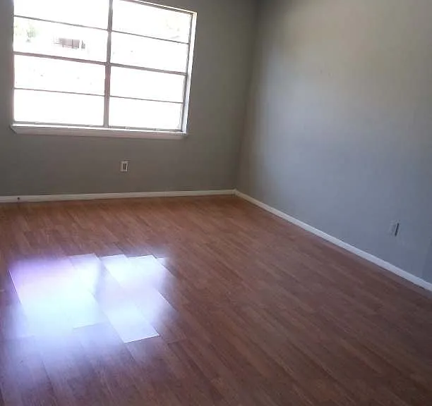 307 E South Boundary St #8 — Photo 2
