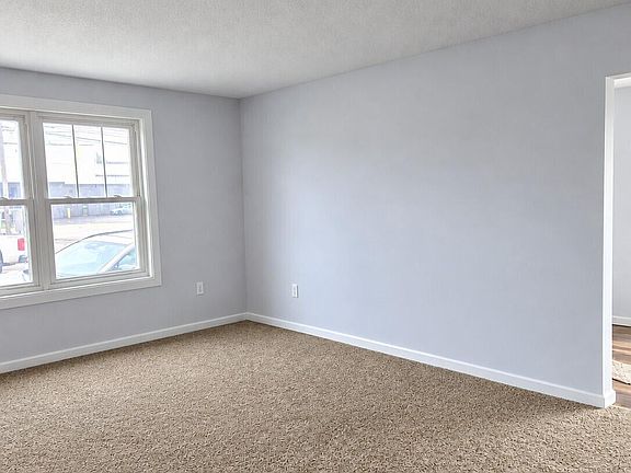 3rd image of 115 E Bank Rd