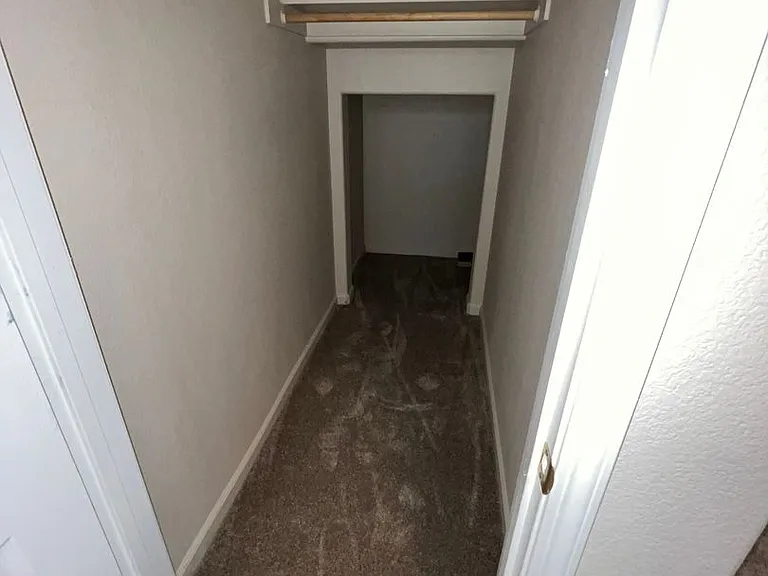9409 Silver Bridle Way — Photo 21