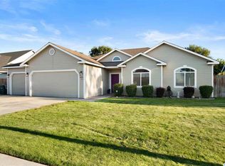 689 Canyon St, Richland, WA 99352