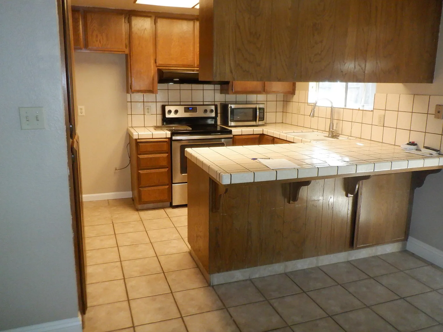 3 bed, 1177 sqft, $2,475 — Photo 3