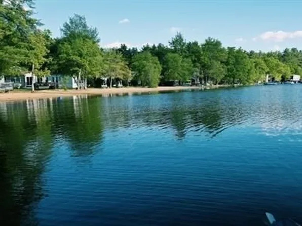 3 5th St, Belmont, NH 03220