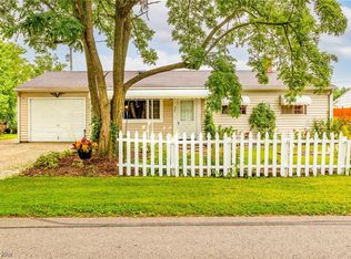 387 Fairfax Rd, Vermilion, OH 44089