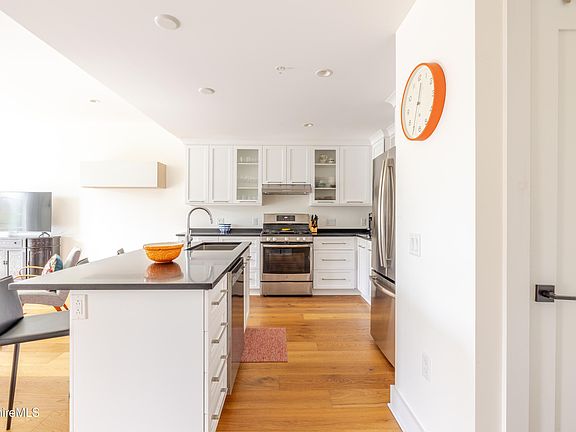 5th image of 34 Bridge St Unit 306