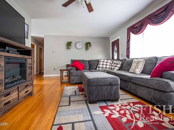 5th image of 2864 Orchard Ave