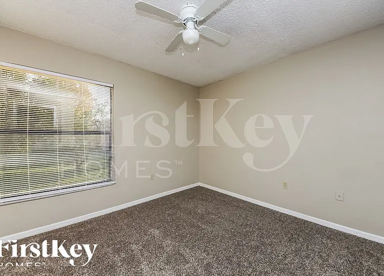 610 Fresno Ct — Photo 15