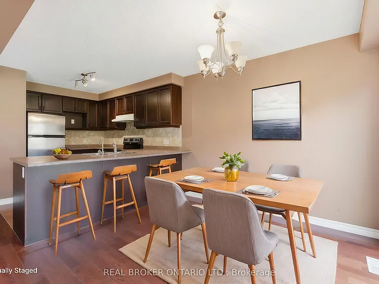 1047 Marquette Dr — Photo 7