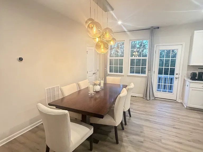 786 Weller Dr — Photo 5