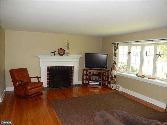5th image of 227 S 13th Ave