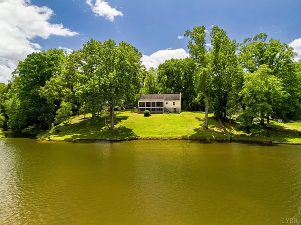 66 Lake Shore Ln, Lynchburg, VA 24502