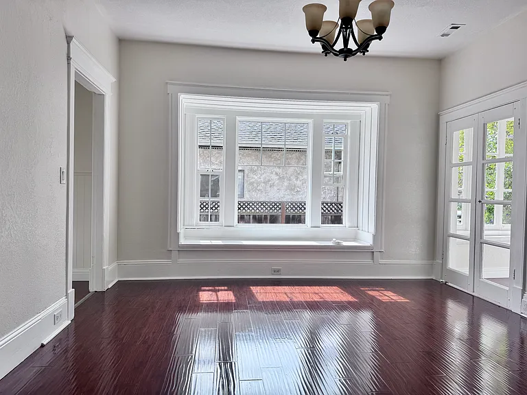 876 S 9th St — Photo 3