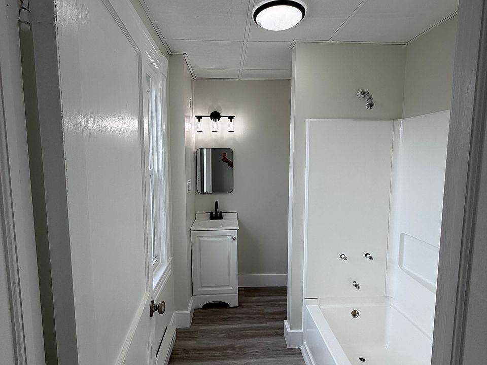 2nd image of 1027 3rd Ave #1
